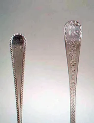 Teelöffelgriffe, von links nach rechts: 1782, 1791